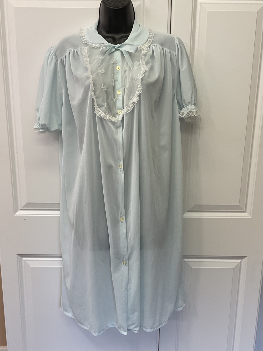 1960’s Vintage Pale Blue Peignoir button down Robe size 36